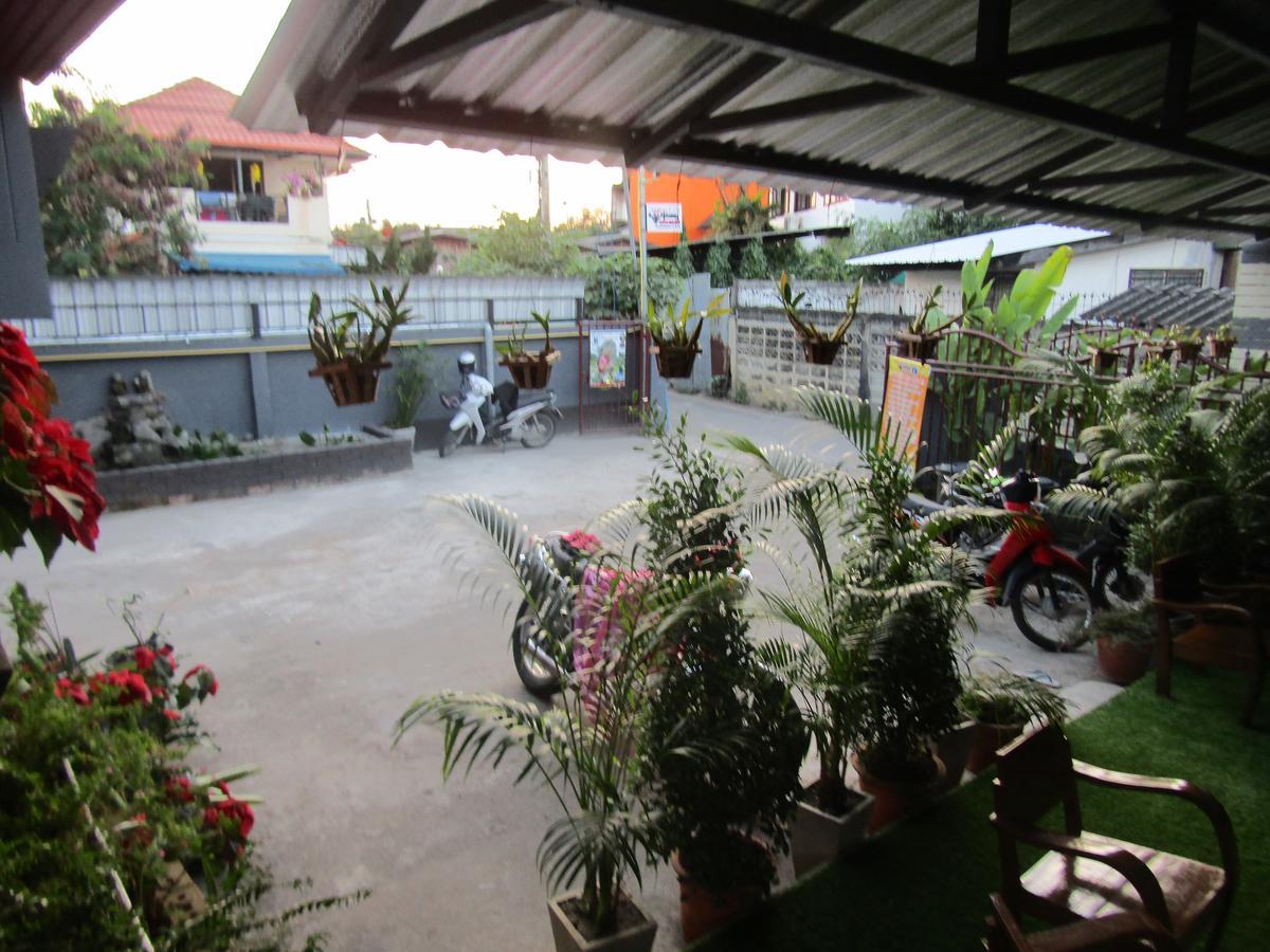 Wualai Hostel Chiang Mai Ngoại thất bức ảnh